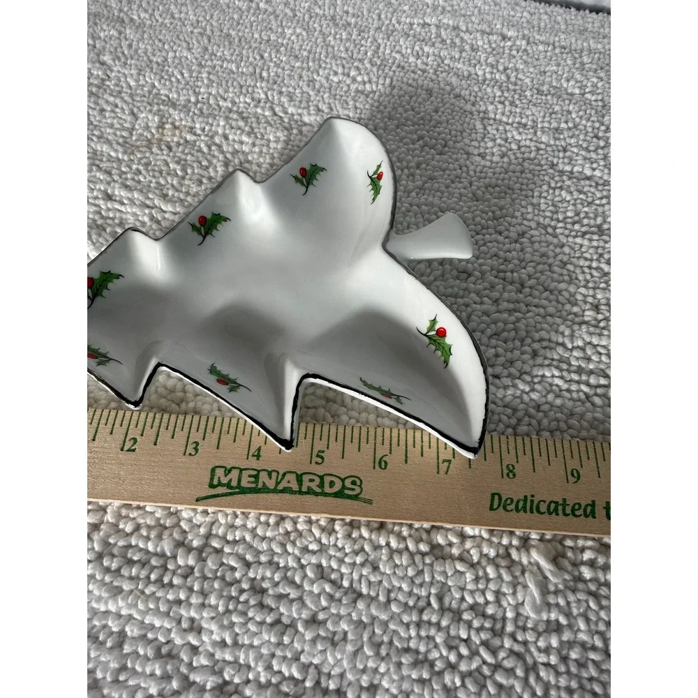 VTG Christmas Tree Shaped Dish Holly Berry Design White Porcelain Candy Dish‎